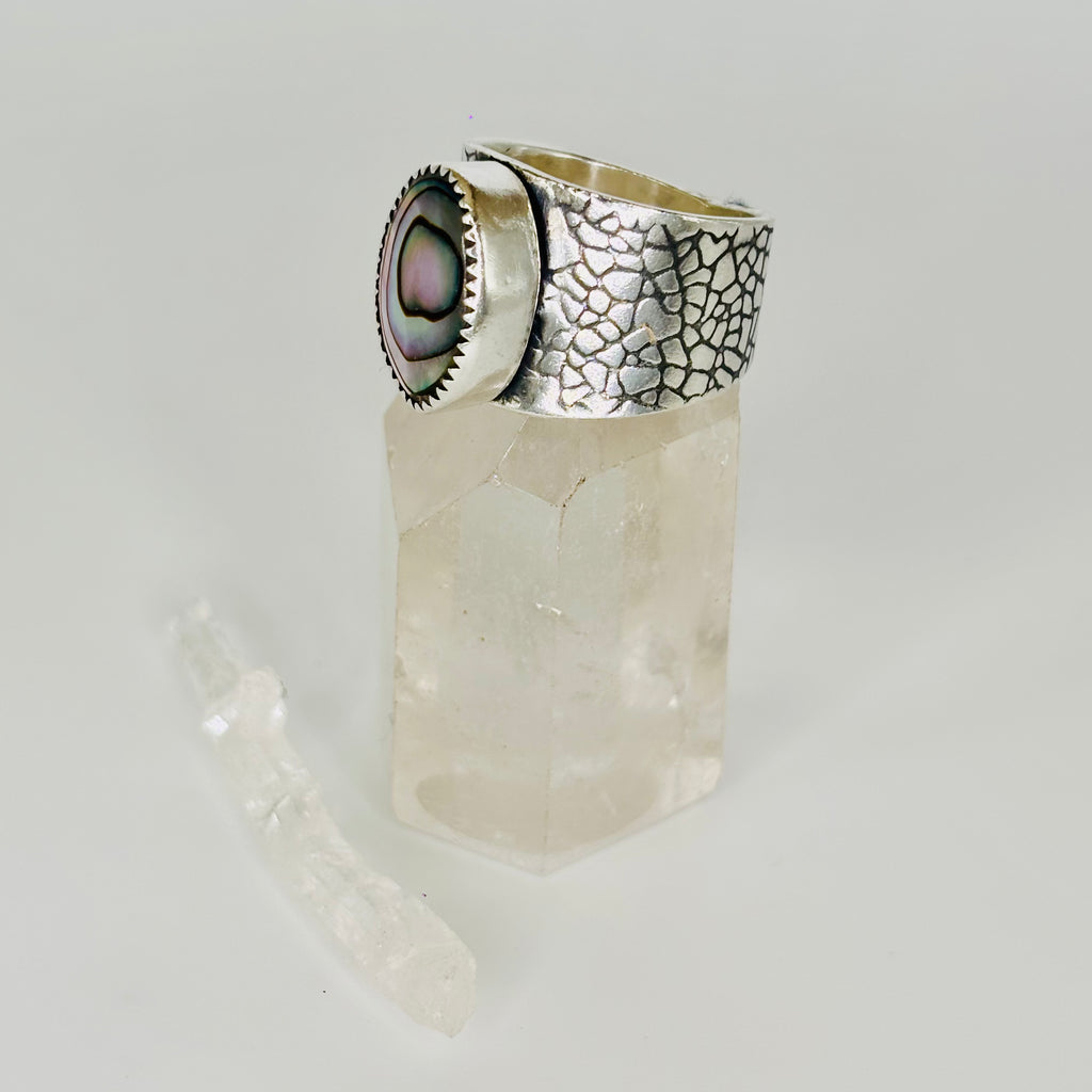 Anillo Artesanal Plata 950 con Ábalone Texturizado