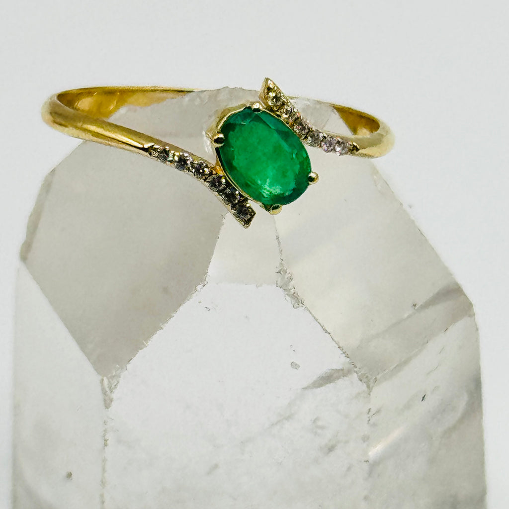 Anillo de esmeralda y diamantes certificados de oro de 18 quilates