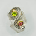 Anillo Texturizado Ajustable | Hecho a Mano en Plata Fina 950, Peridoto y Turmalina Rosa