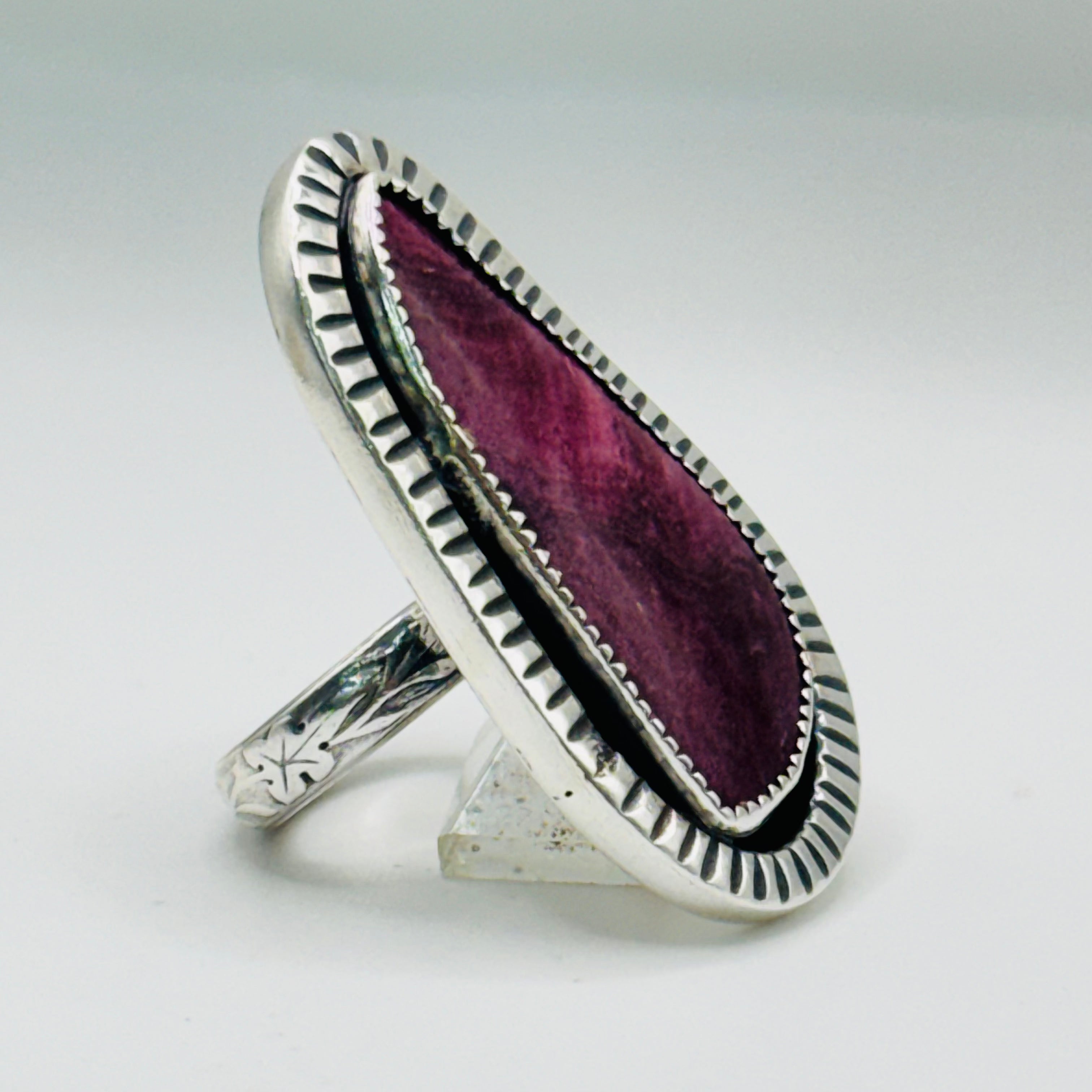 Anillo artesanal | Plata de ley 950 y espóndilo morado