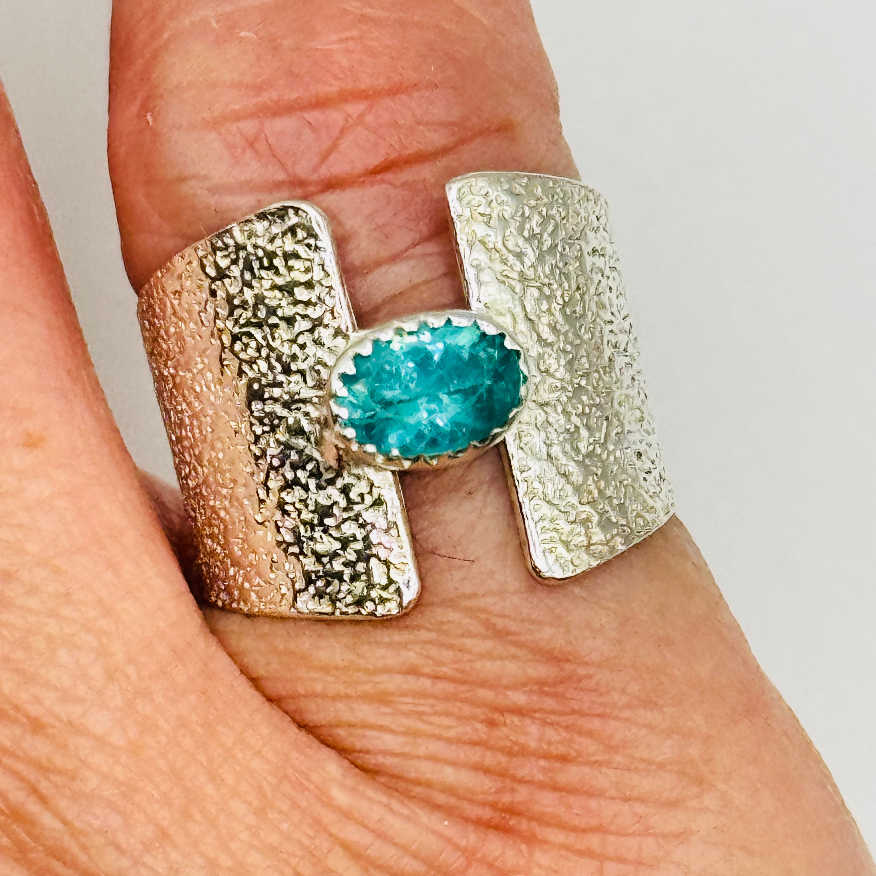 Anillo delicado de apatita | Plata de ley 950 hecha a mano