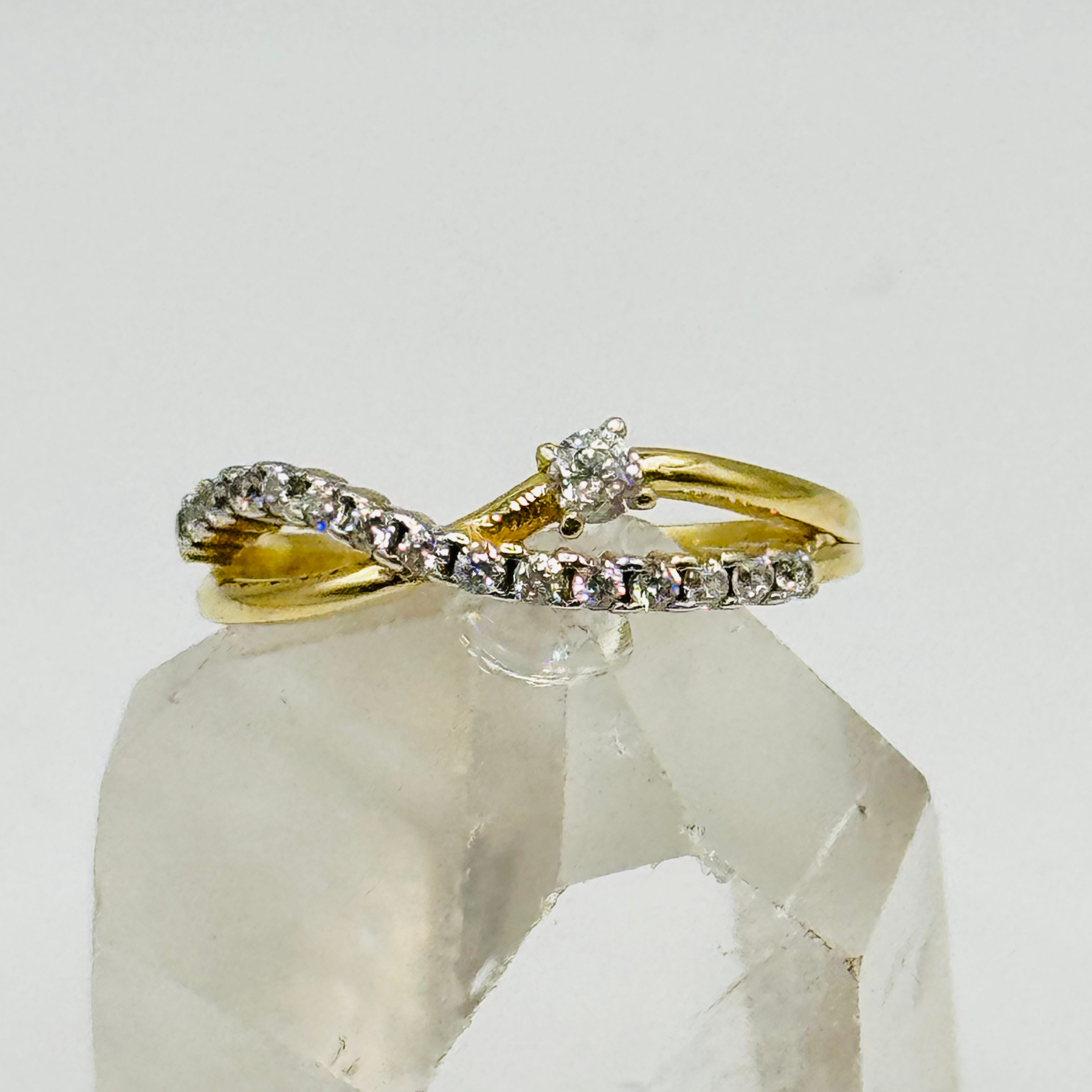 10K Gold  Ring with Swarovski Crystals