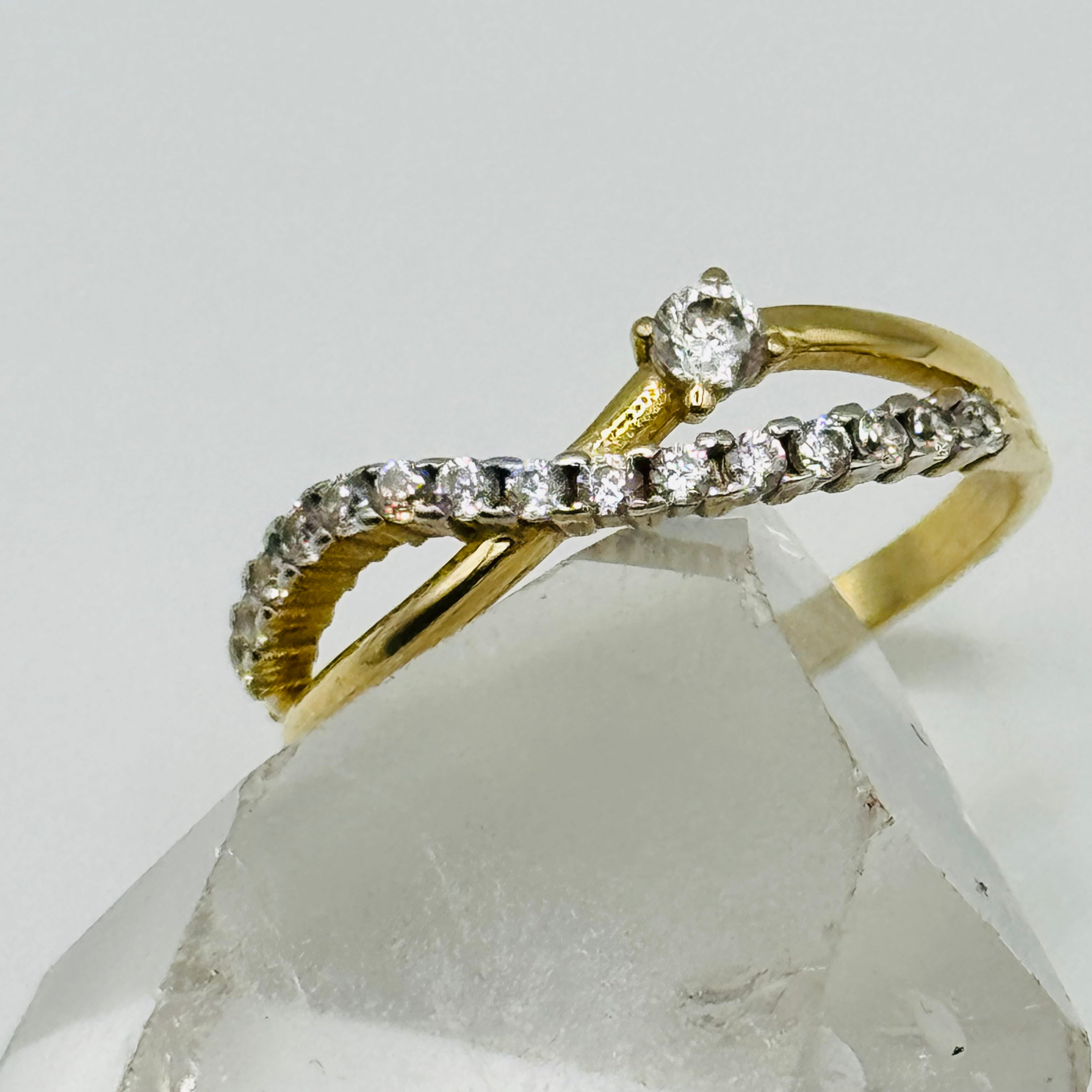 10K Gold  Ring with Swarovski Crystals