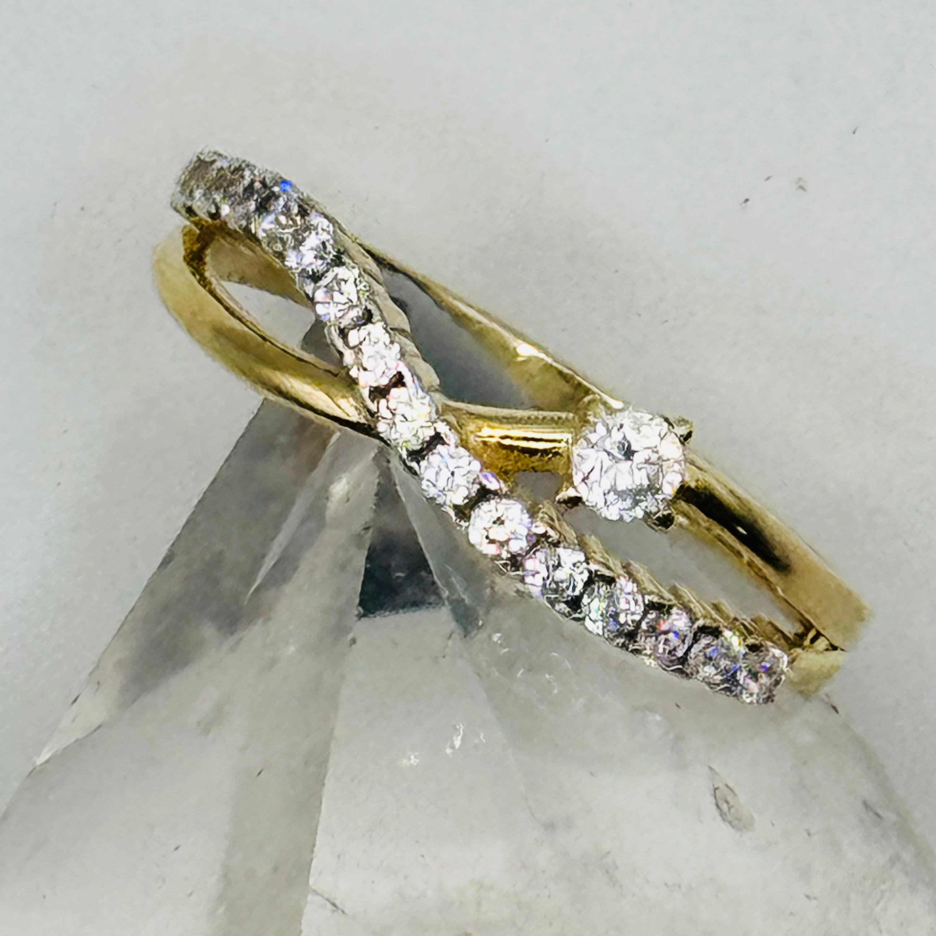 10K Gold  Ring with Swarovski Crystals