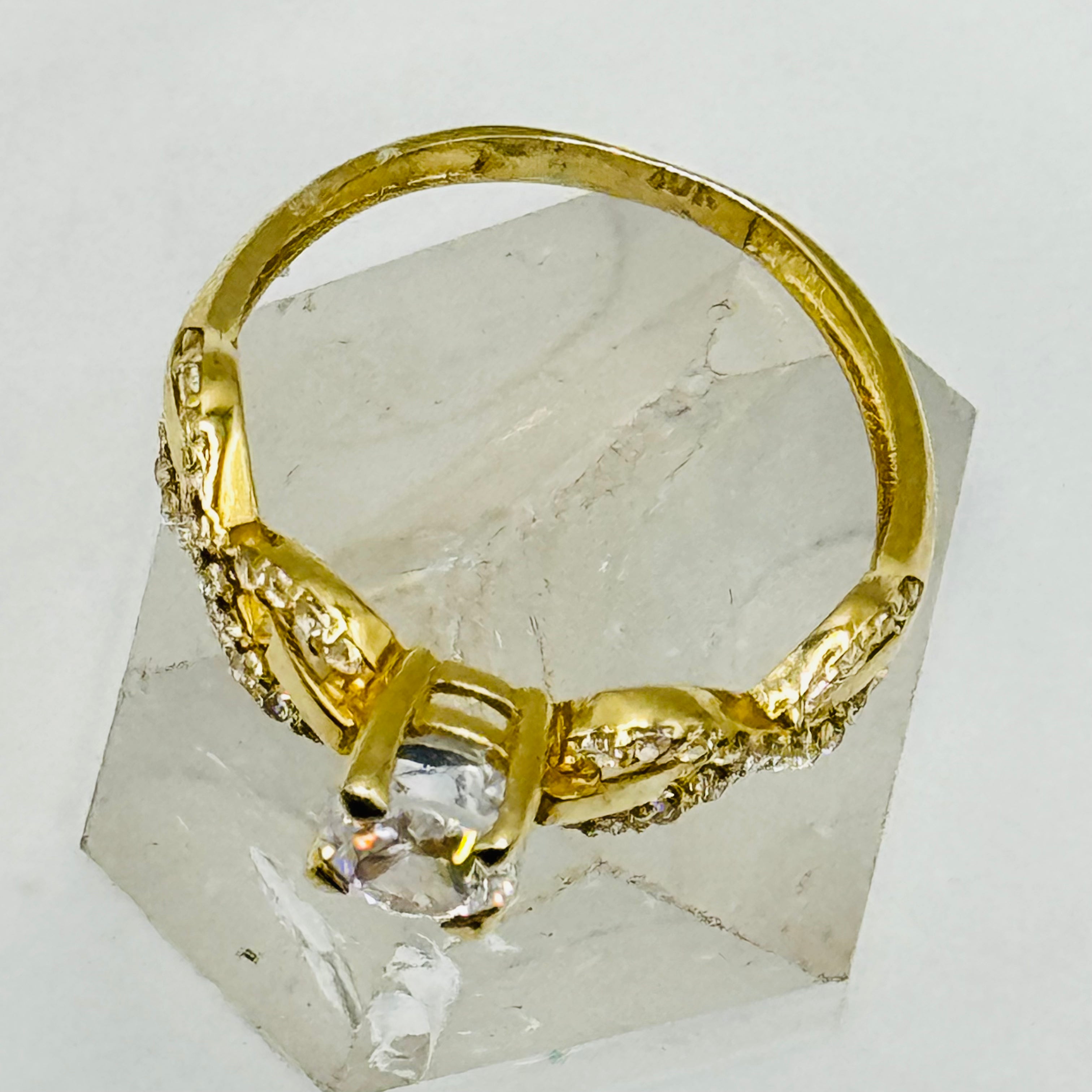 10K Gold  Ring with Swarovski Crystals and Infinity Detail - Size 7