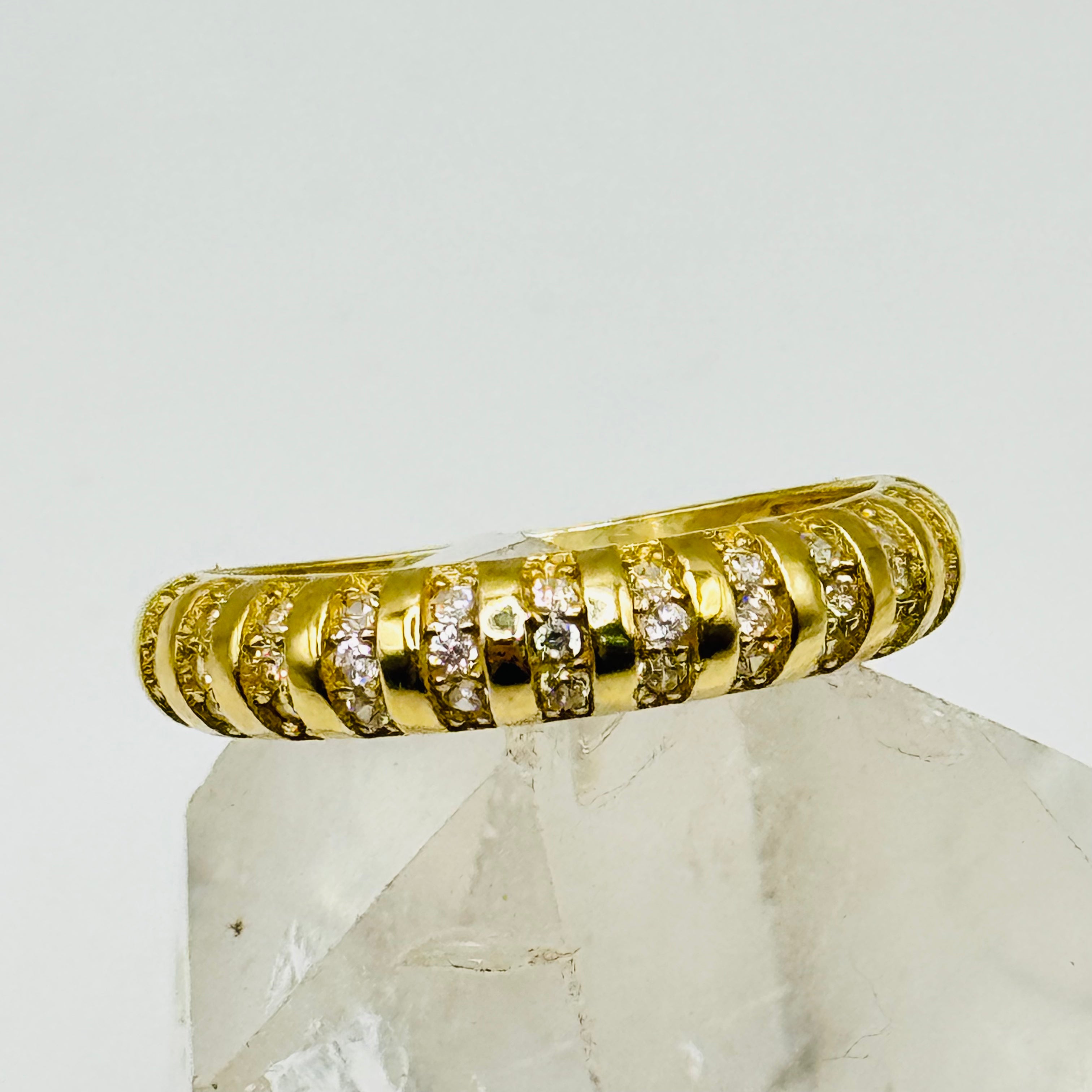 10K Gold  Ring with Swarovski Crystal Design Details - Size 7