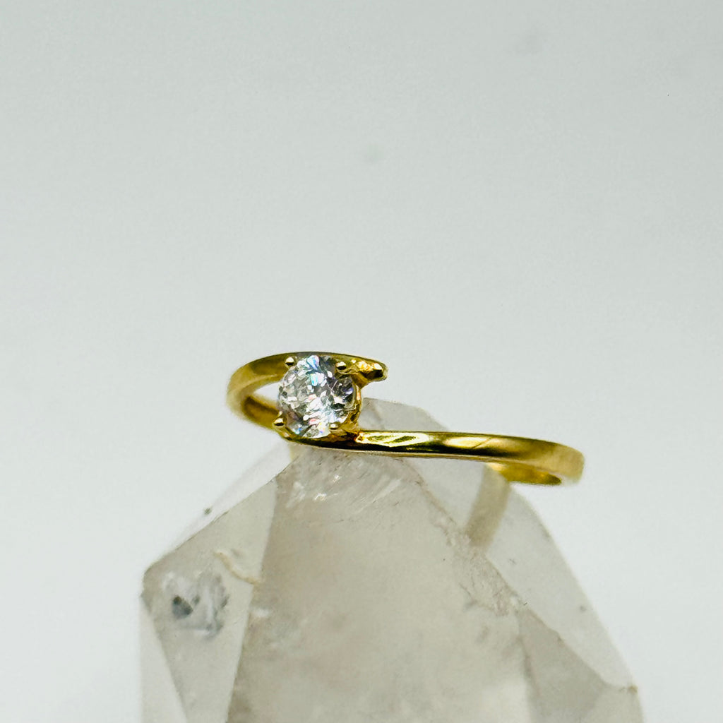 Delicado Anillo de Oro de 10K con Cristales Swarovski - Talla 5 1/2
