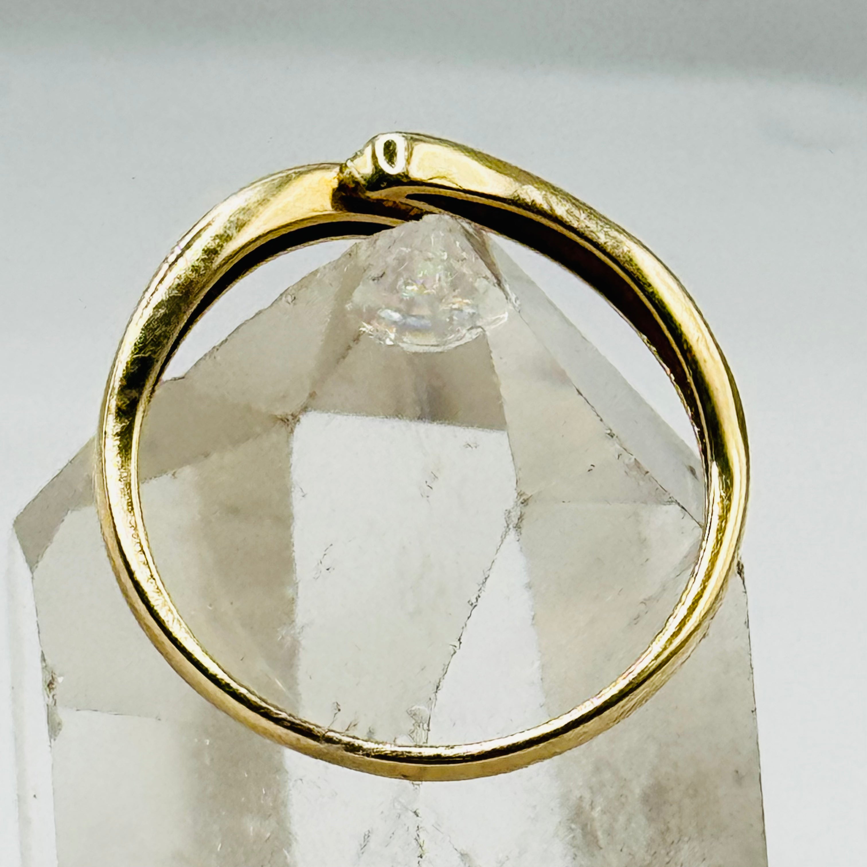 10K Gold Ring with Textured Detail and Swarovski Crystals - Size 9