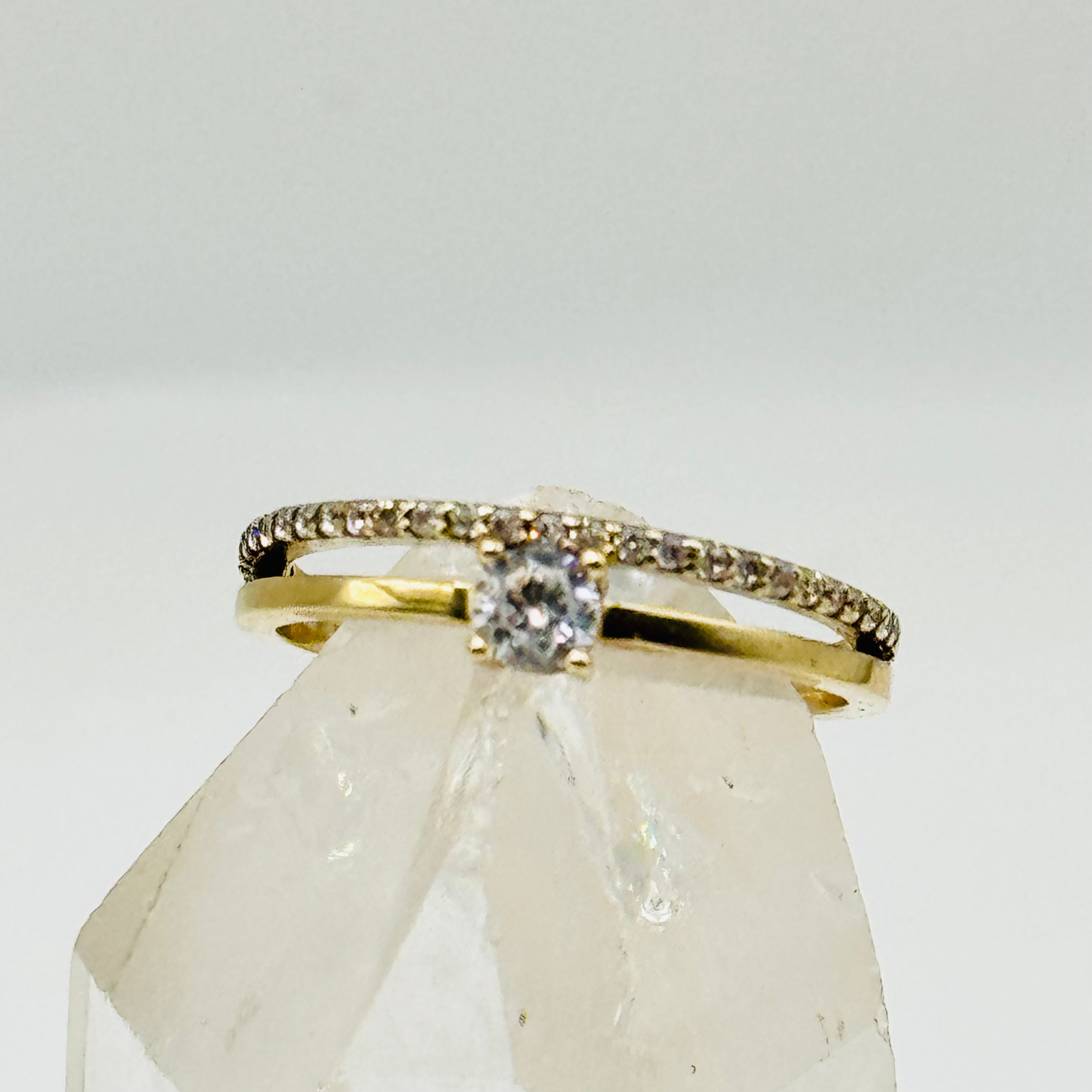 10K Gold  Ring with Swarovski Crystal Line and Center Stone - Size 6