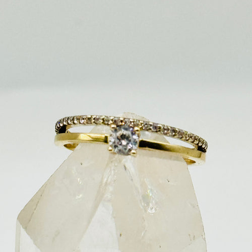10K Gold  Ring with Swarovski Crystal Line and Center Stone - Size 6