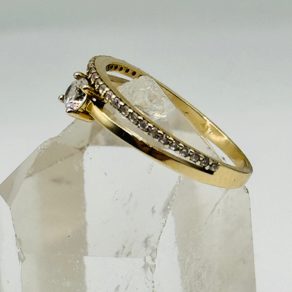 10K Gold  Ring with Swarovski Crystal Line and Center Stone - Size 6