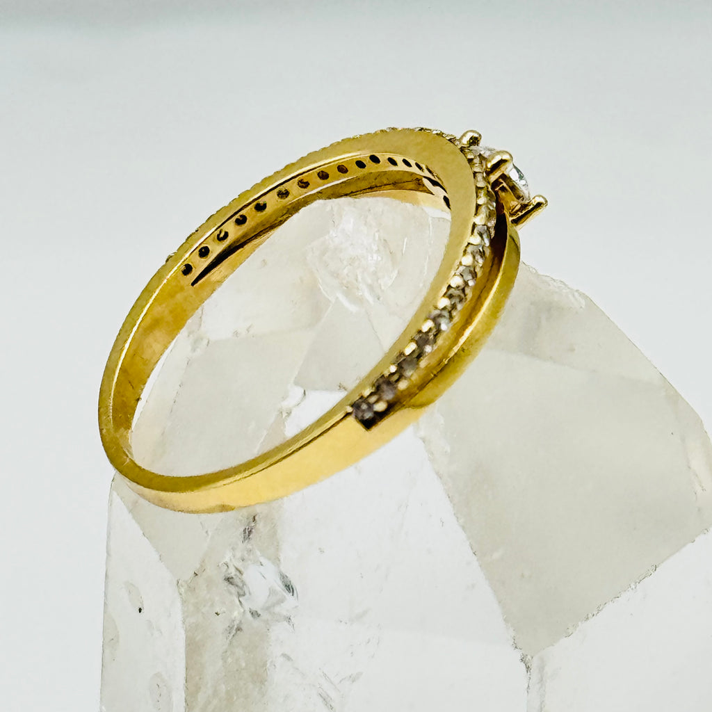 10K Gold  Ring with Swarovski Crystal Line and Center Stone - Size 6
