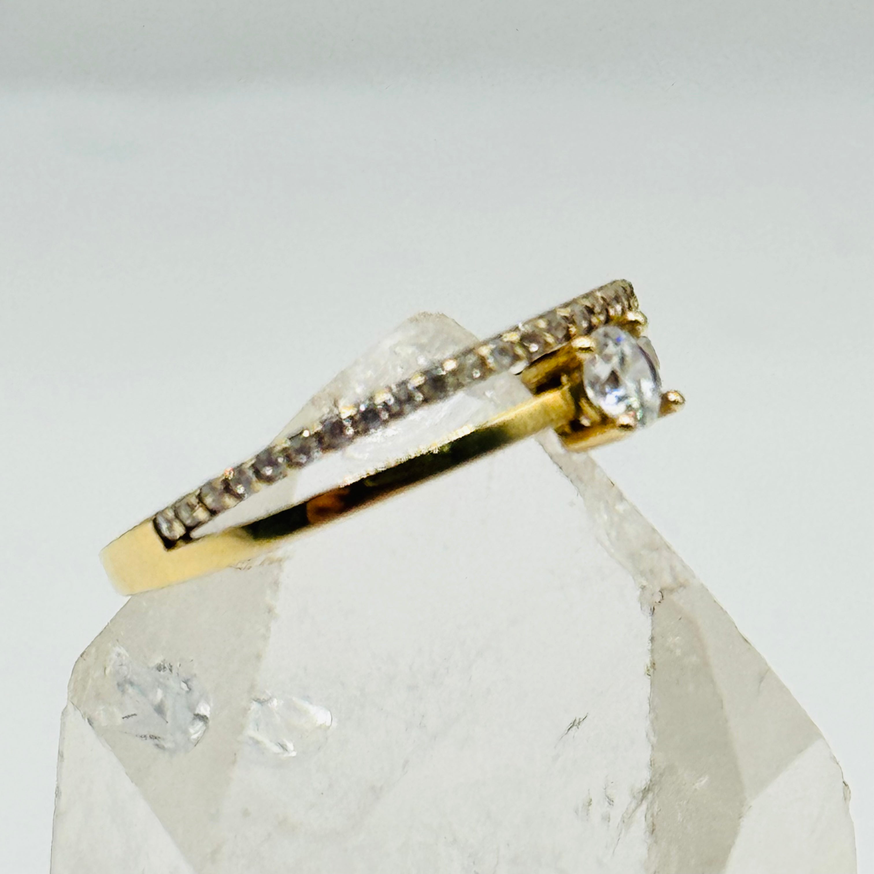 10K Gold  Ring with Swarovski Crystal Line and Center Stone - Size 6