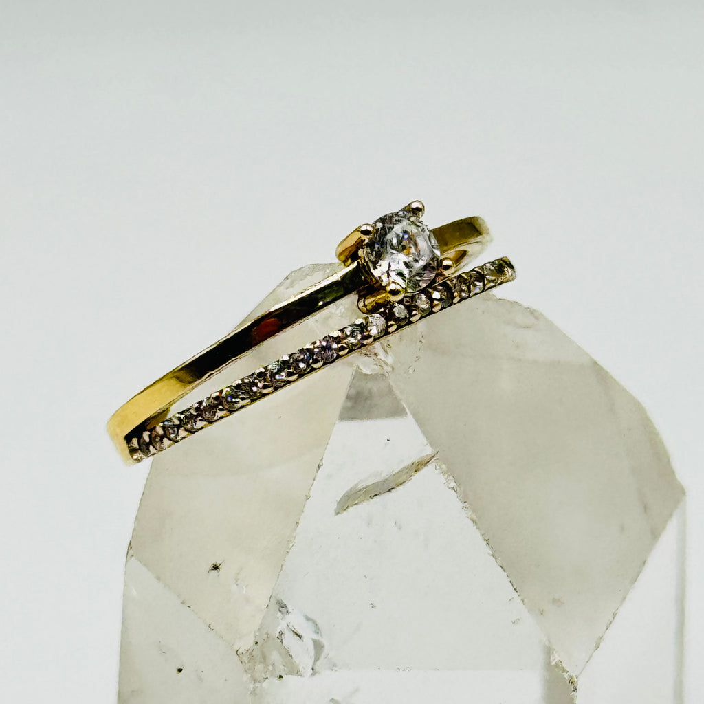 10K Gold  Ring with Swarovski Crystal Line and Center Stone - Size 6