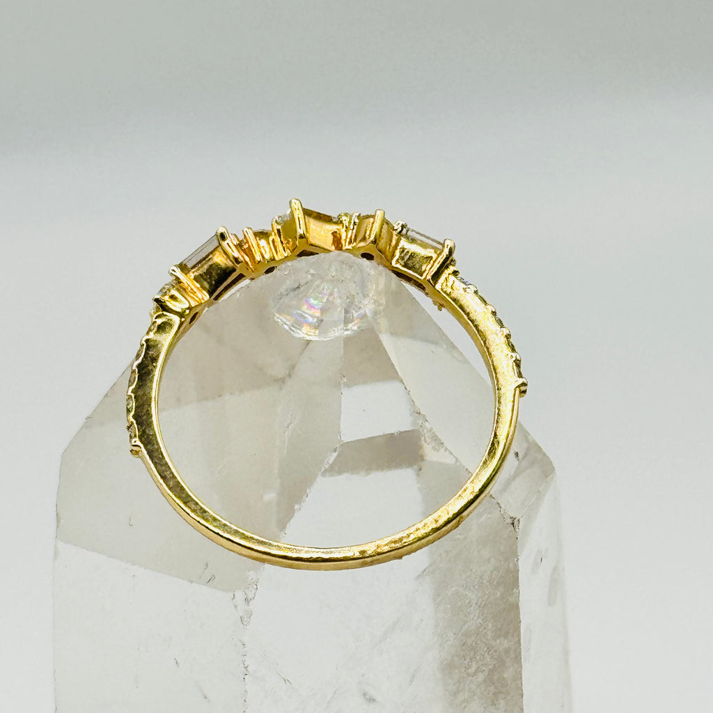 18K Gold Ring with Certified Baguette Cut Diamonds