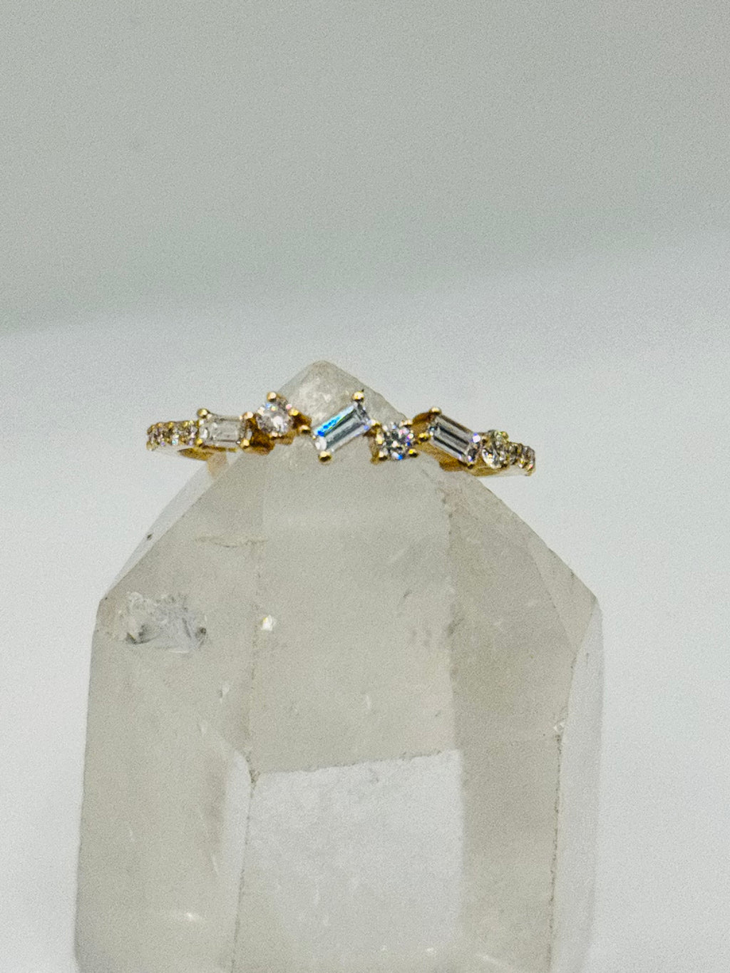 18K Gold Ring with Certified Baguette Cut Diamonds