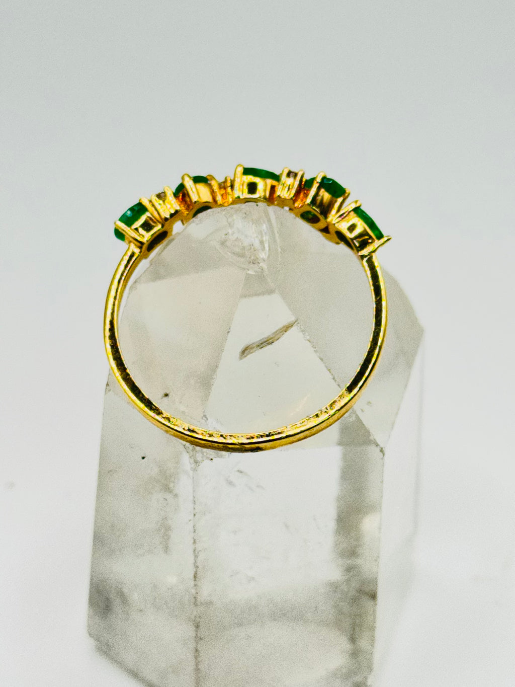 Anillo de oro de 18K con esmeraldas y diamantes certificados