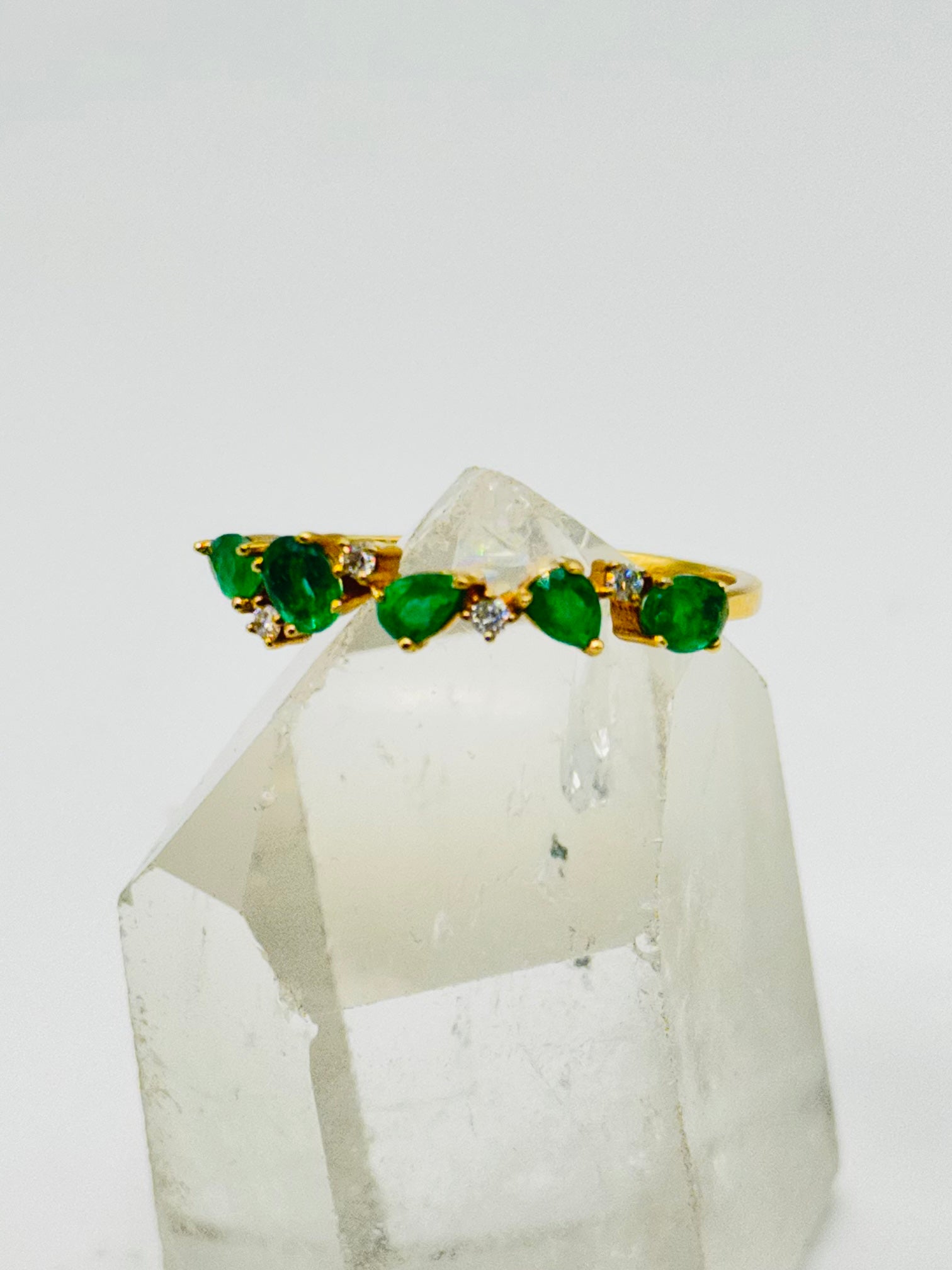 18K Gold Ring with Certified Emeralds and Diamonds
