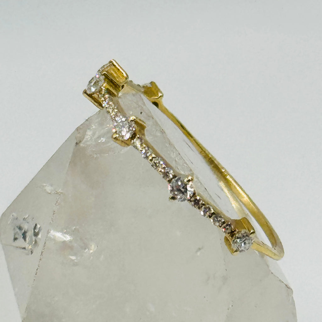 Delicate 18K Gold Ring with Certified Diamonds