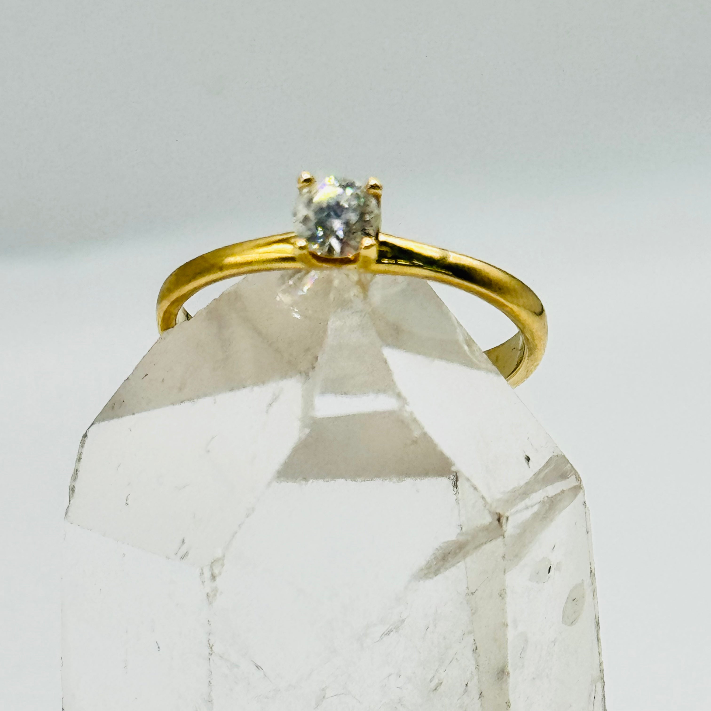Classic 18K Gold Solitaire Ring with Diamond
