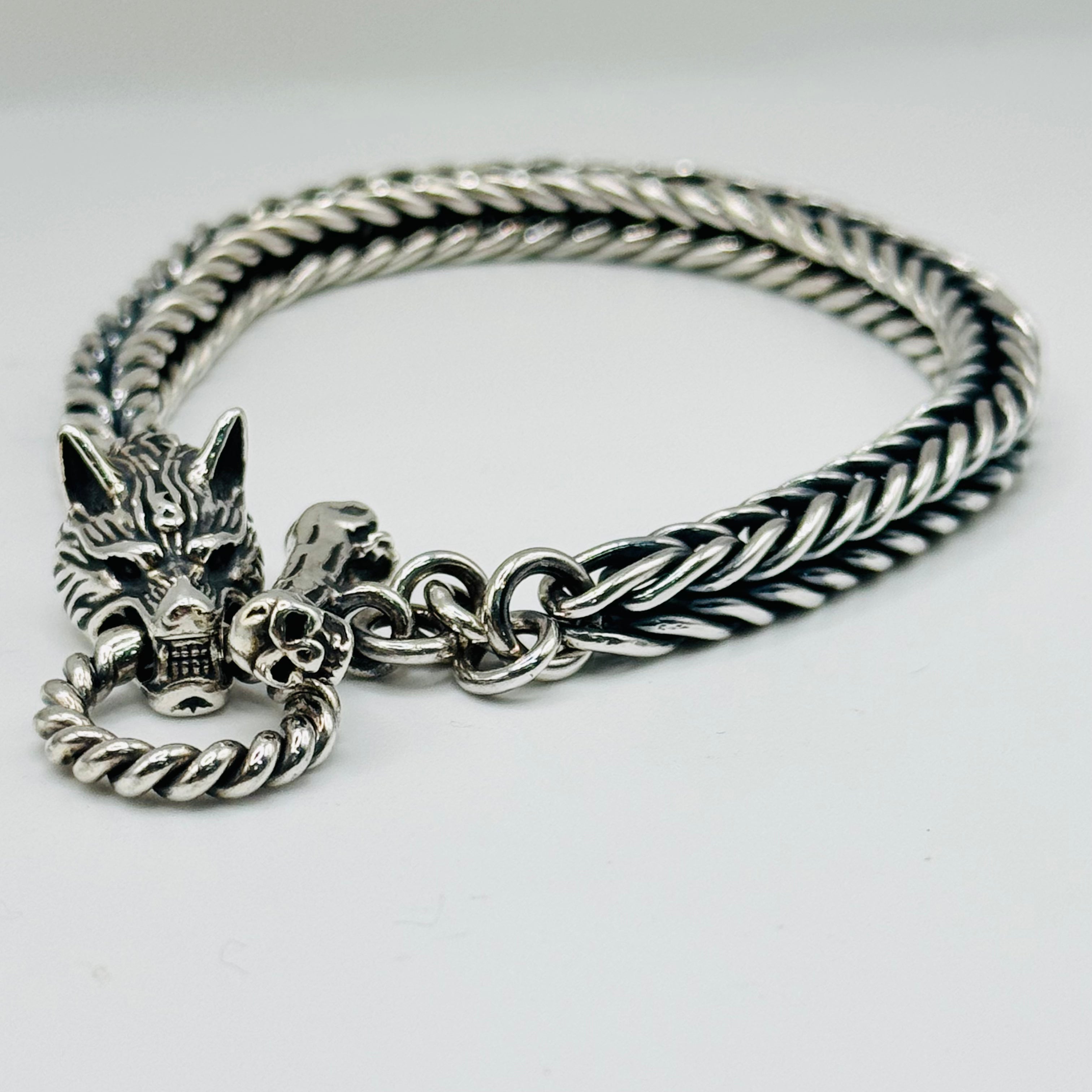 Brazalete de lobo para hombre en plata de ley 950