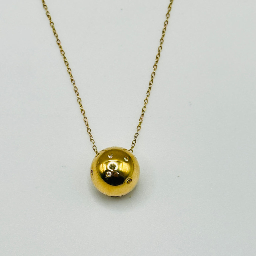 Cadena de oro de 18K con colgante de bola y diamantes incrustados con certificado