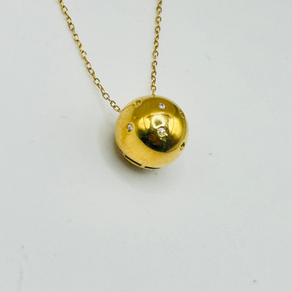 Cadena de oro de 18K con colgante de bola y diamantes incrustados con certificado