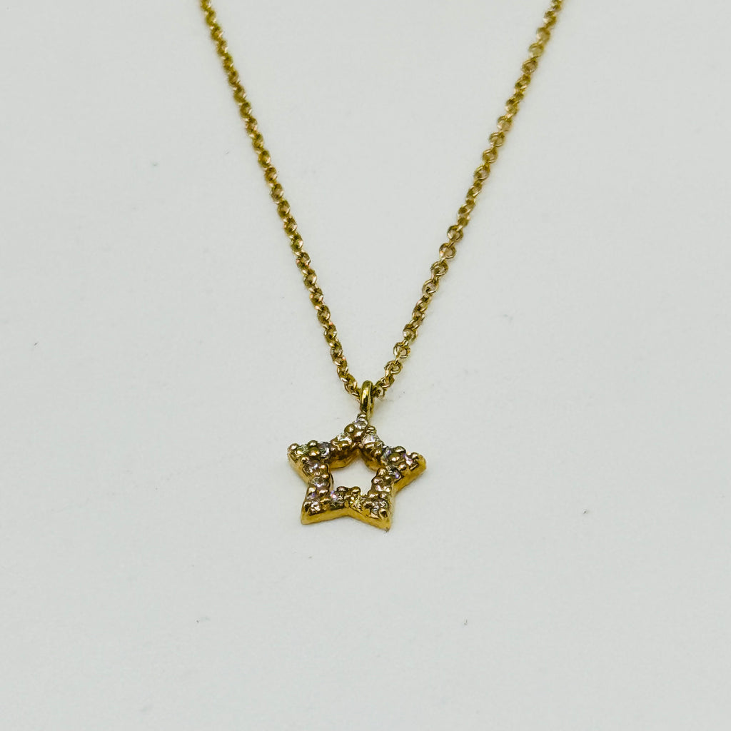Delicate 18K Gold Star Necklace with Certified Diamonds