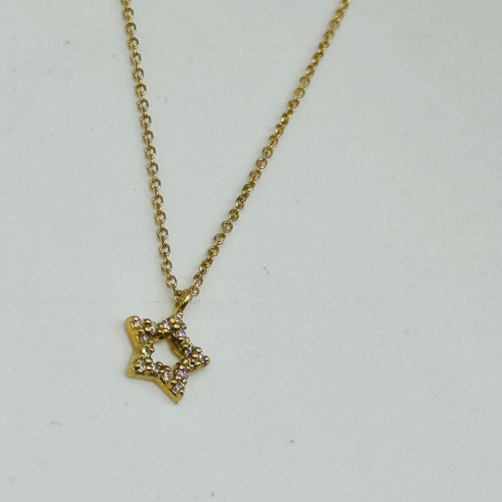 Delicate 18K Gold Star Necklace with Certified Diamonds