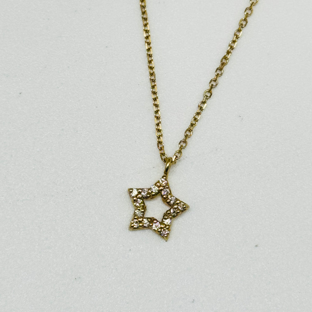 Delicate 18K Gold Star Necklace with Certified Diamonds