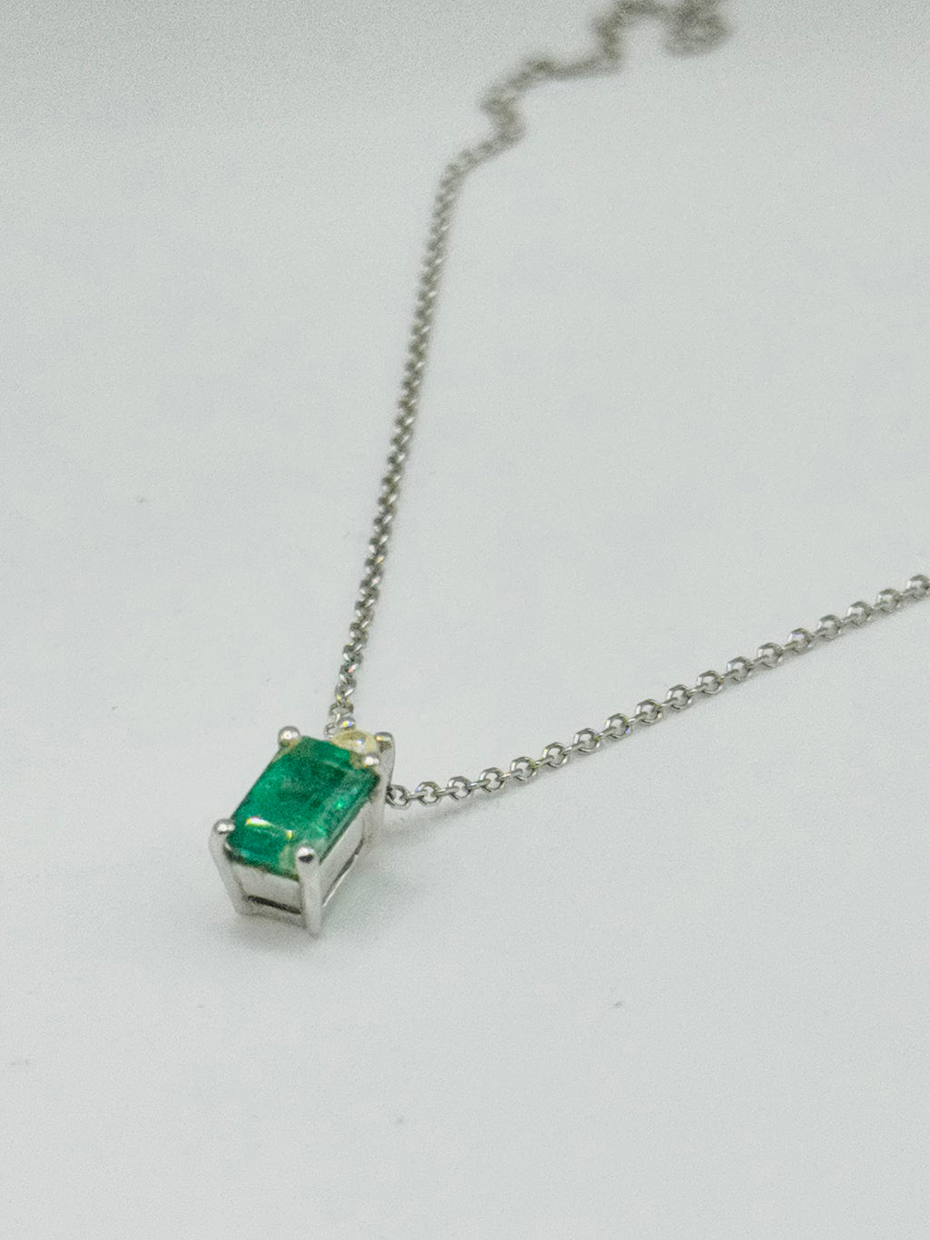 Delicate 18K White Gold Solitaire Necklace with Certified Emerald & Diamond