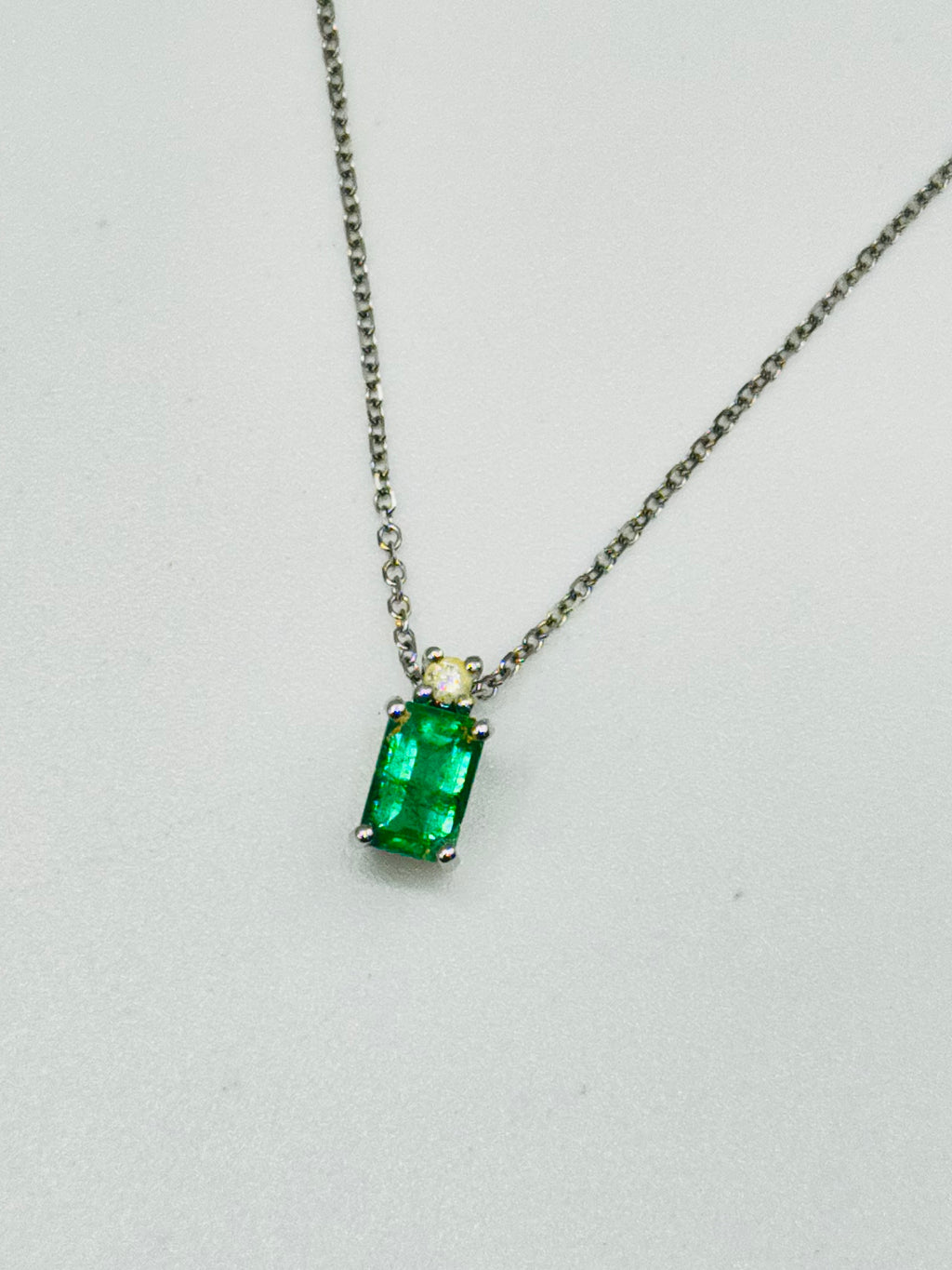 Delicate 18K White Gold Solitaire Necklace with Certified Emerald & Diamond