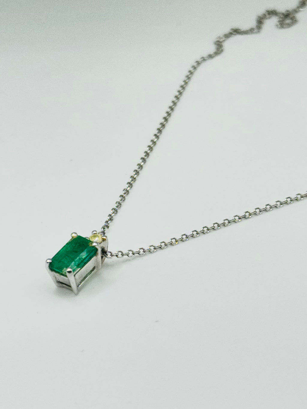 Delicate 18K White Gold Solitaire Necklace with Certified Emerald & Diamond