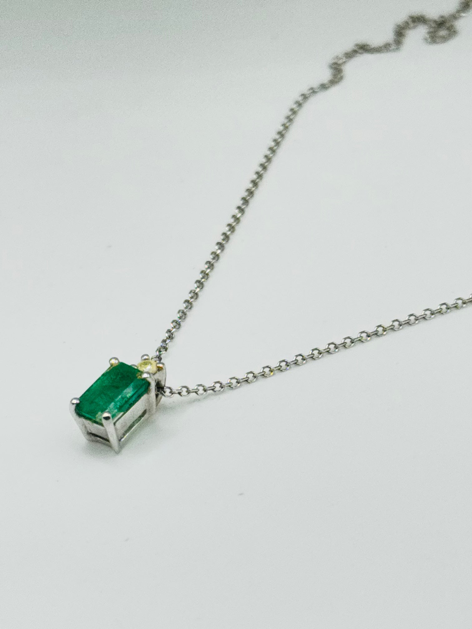 Delicate 18K White Gold Solitaire Necklace with Certified Emerald & Diamond