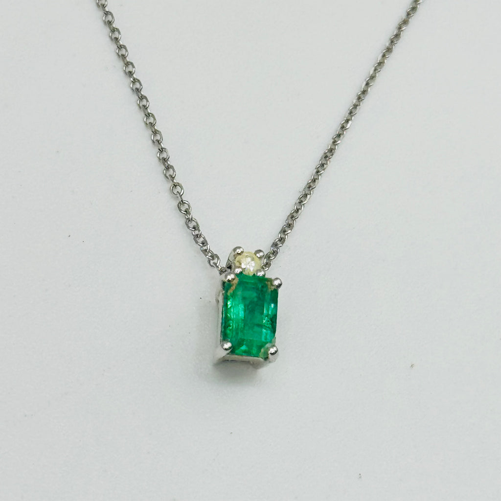 Delicate 18K White Gold Solitaire Necklace with Certified Emerald & Diamond