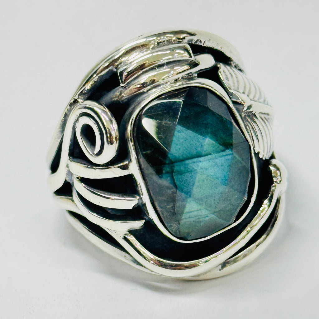 Native Design Faceted Labradorite Sterling Silver 950 Ring